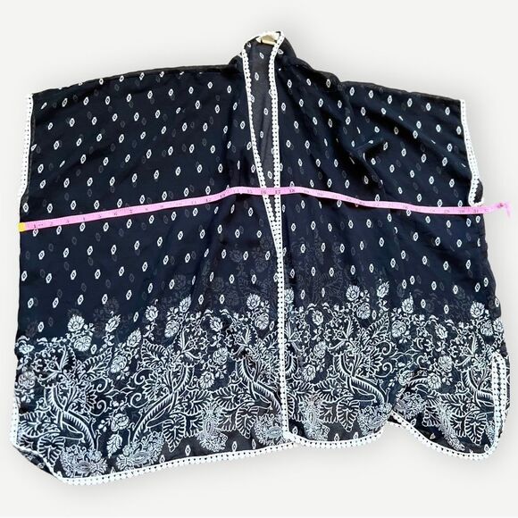 Miley and Molly Sheer Lightweight Black & White Flowy Shrug Cardigan. One size. - Picture 4 of 8